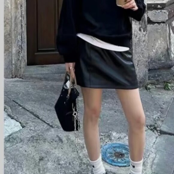 Uniqlo Unisex Basic Black Sweatshirt - Size S - Picture 8 of 8